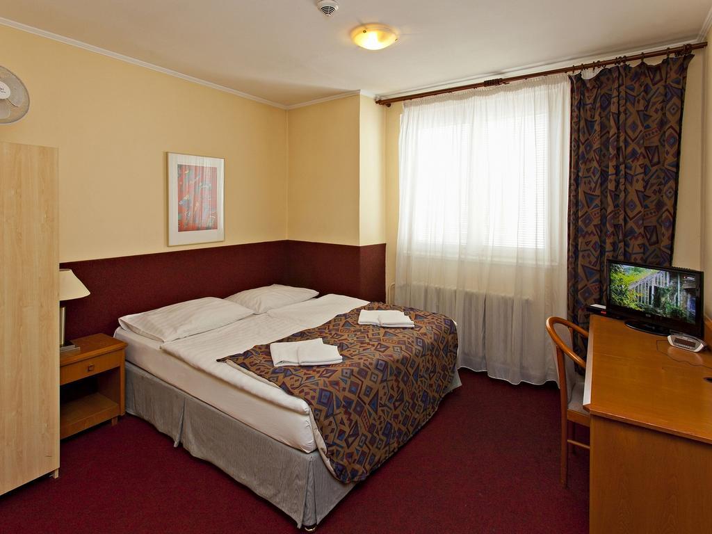 A Plus Hotel & Hostel Prag Exterior foto
