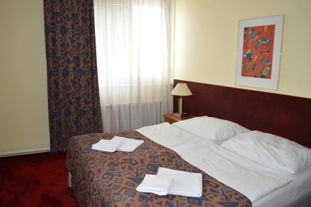A Plus Hotel & Hostel Prag Exterior foto